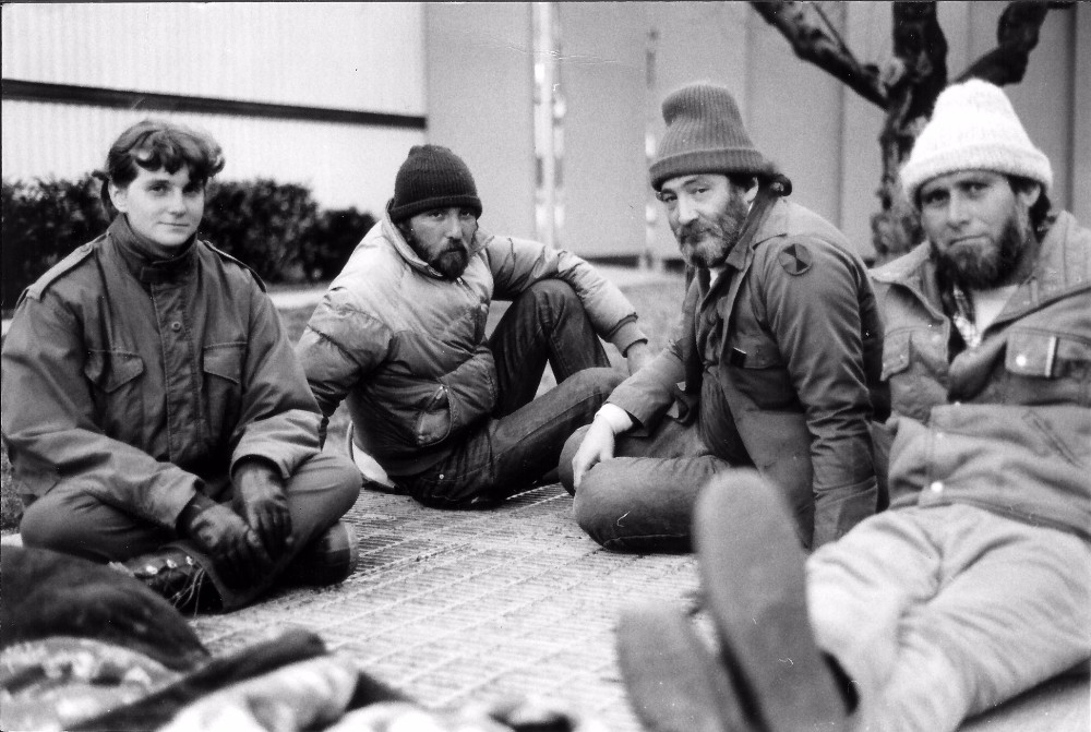 Mitch Snyder (second from right) and Michael Stoops (farthest right), 1986.  Courtesy of National Coalition for the Homeless
