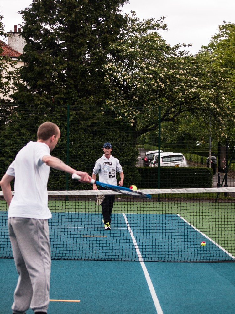 John Mooney coaches at Glasgow Life’s Tennis Recovery group. Photo: Eleanor Susan Lim