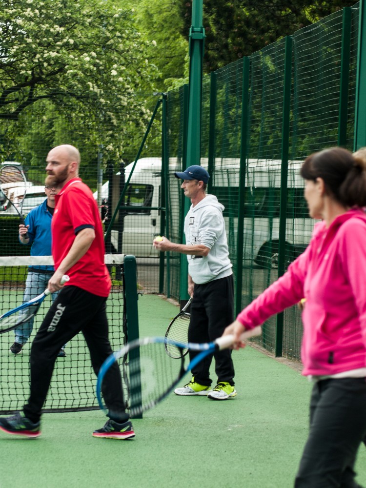 John Mooney coaches at Glasgow Life’s Tennis Recovery group. Photo: Eleanor Susan Lim