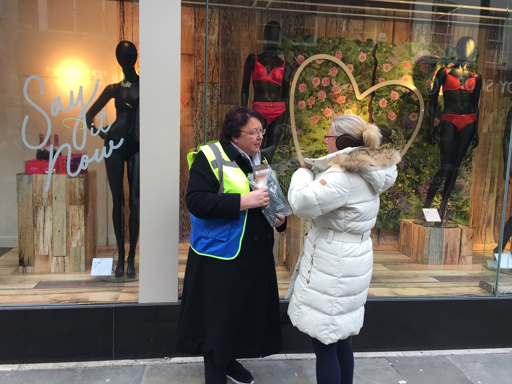 Chief Executive of Doncaster Council Jo Miller sells Big Issue north during #VendorWeek 2018 (Credit: Big Issue North)