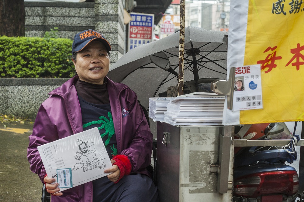 Central University The Big Issue Taiwan salesperson Zhong, Yue-Mei. Credit: Ru, Yu-Rui / The Big Issue Taiwan