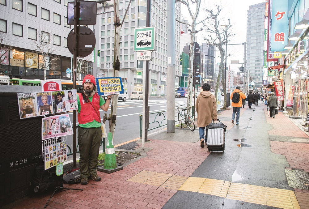 Mr. Nishi in front of the 'Konaka The Flag' store near JR Shimbashi Station’s Ginza Exit. (Credit: Kazuhiro Yokozeki)