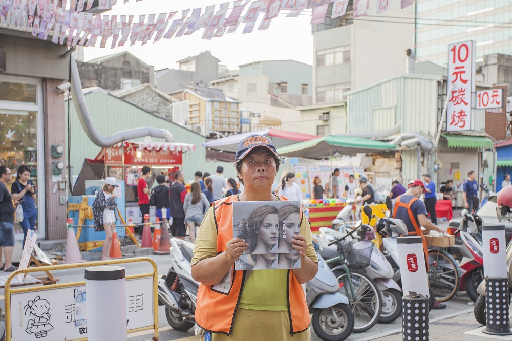 Mei-hung Sung, magazine seller on Guohua Street, Tainan (Credit: Yu-ruei Lu / The Big Issue Taiwan) 