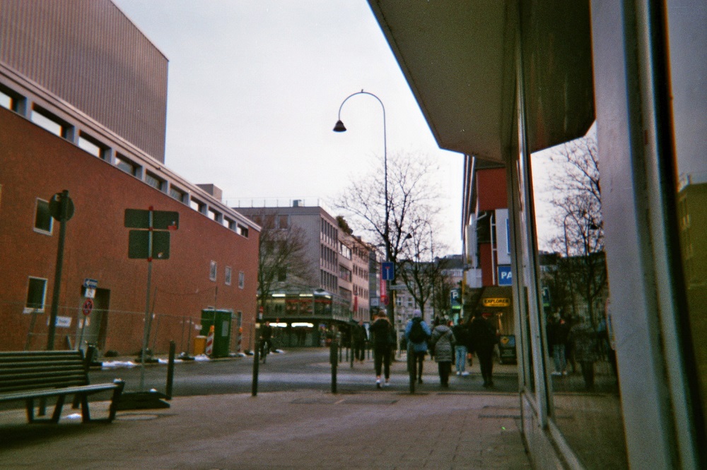 3.50pm: Krebsgasse carpark – view to the right, left and opposite the opera house.