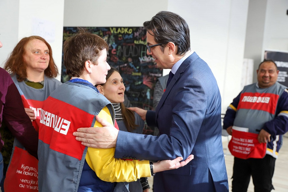 North Macedonian President Stevo Pendarovski with Lice v Lice vendors