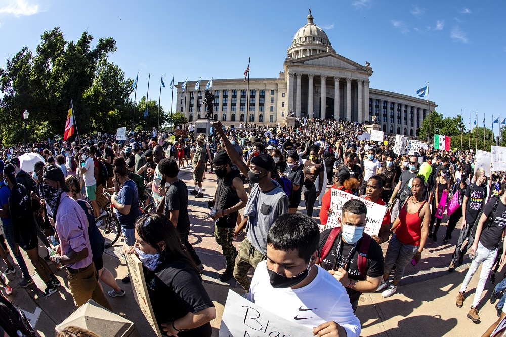 Protestors in Oklahoma surround the Oklahoma State Capitol building on May 31, 2020. Photo by Nathan Poppe, The Curbside Chronicle.