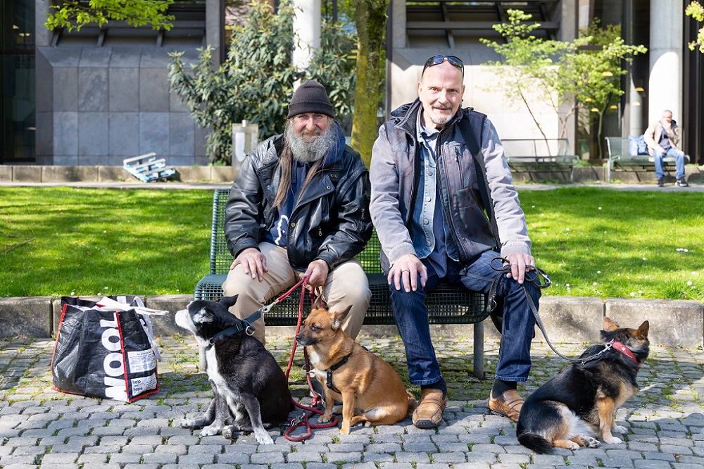 Left - Ralf with Tyson and Cassey, Right - Mario with Maja. Credit: Sebastian Sellhorst.